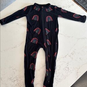 Kyte footie in clementine rainbow GUC